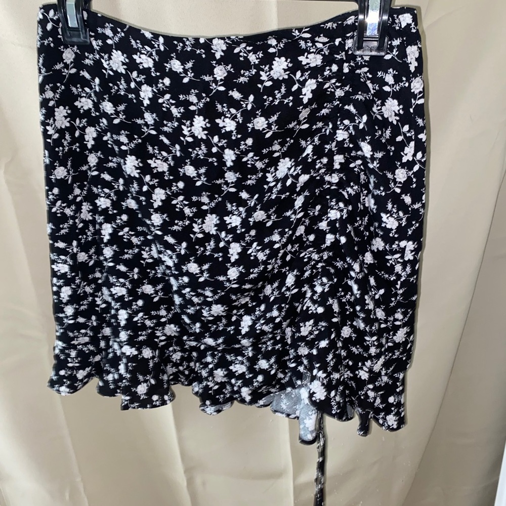 Forever 21 floral skirt